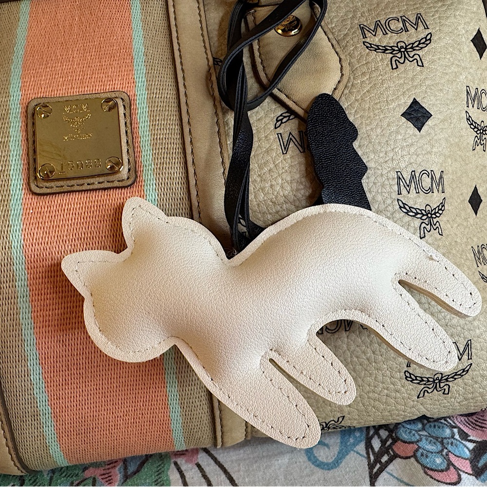 Kitty Cat Black and White Bag Charm Faux Leather - Picture 3 of 3